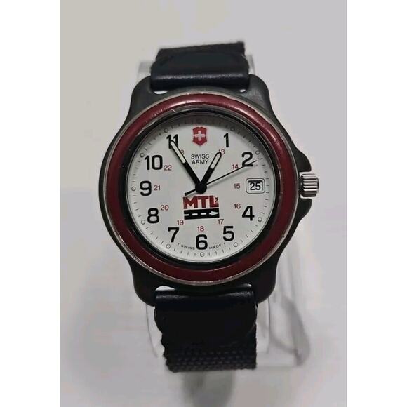 Swiss Army Watch Mens W/ MTL Logo and OEM Strap Needs Battery W94 main image 5